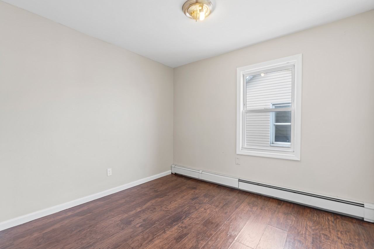 170 Mapes Ave #3 - Photo 5 of 9