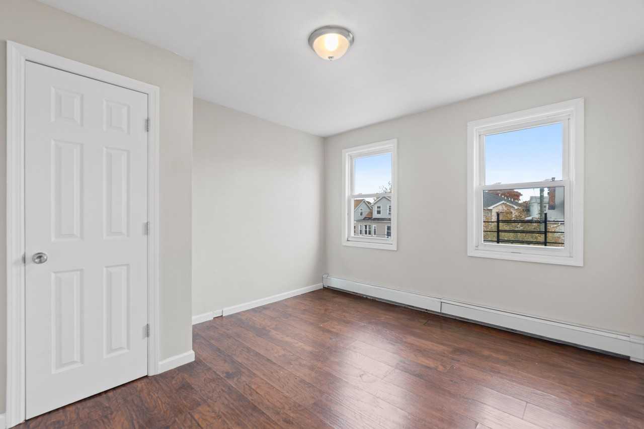 170 Mapes Ave #3 - Photo 6 of 9