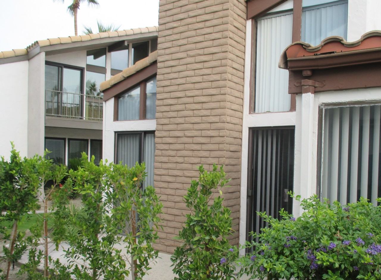 1718 East Camino Parocela #19