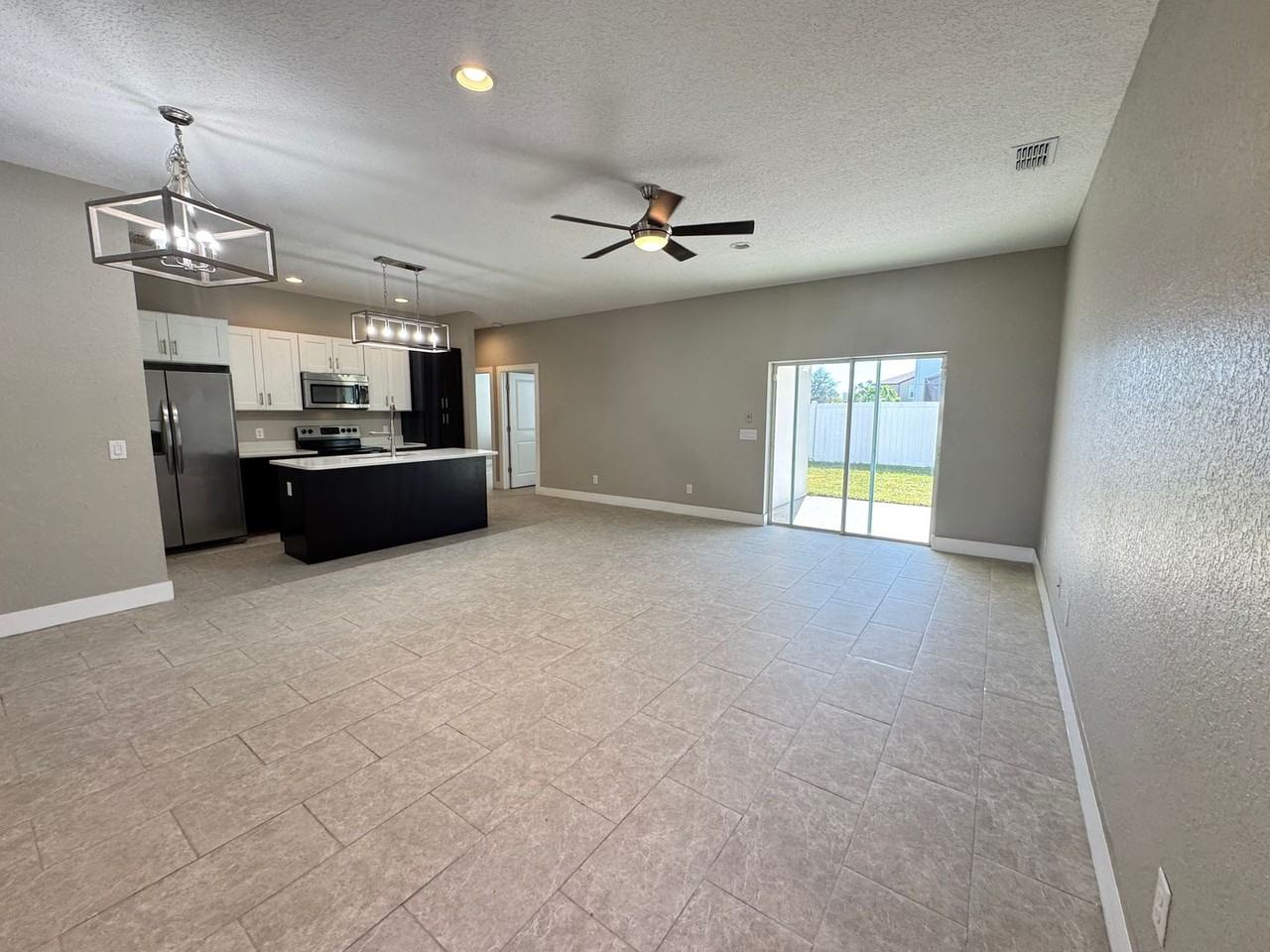 279 Elm Court - Photo 4 of 27