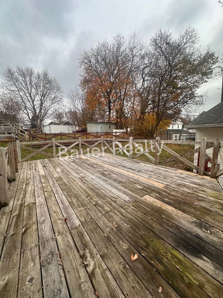 229 Lindale Avenue - Photo 5 of 26