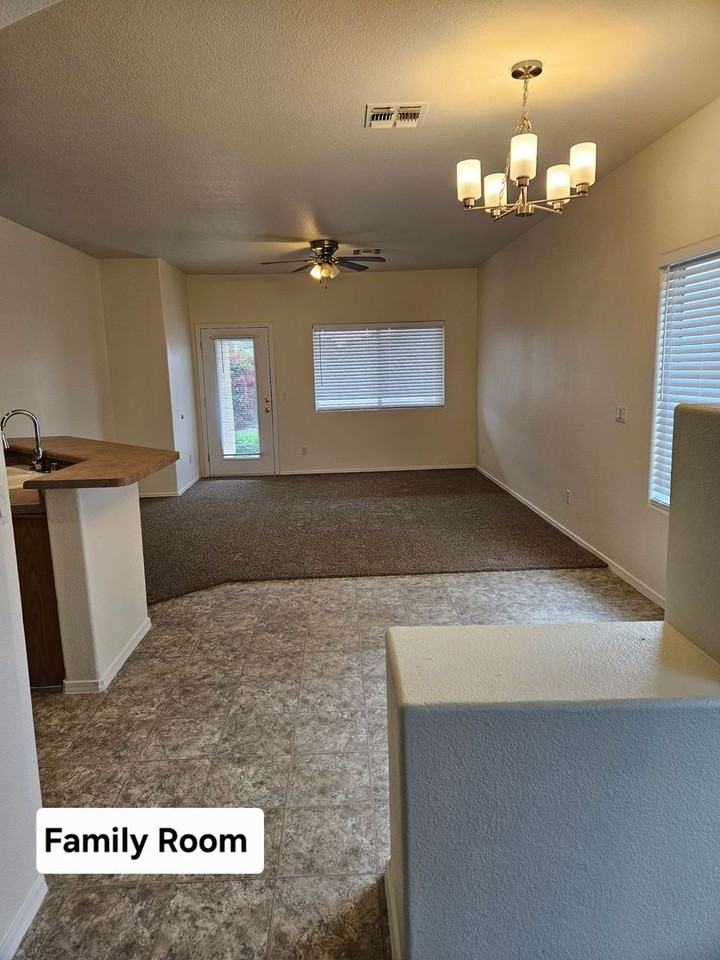 3659 S Joshua Tree Ln - Photo 5 of 17