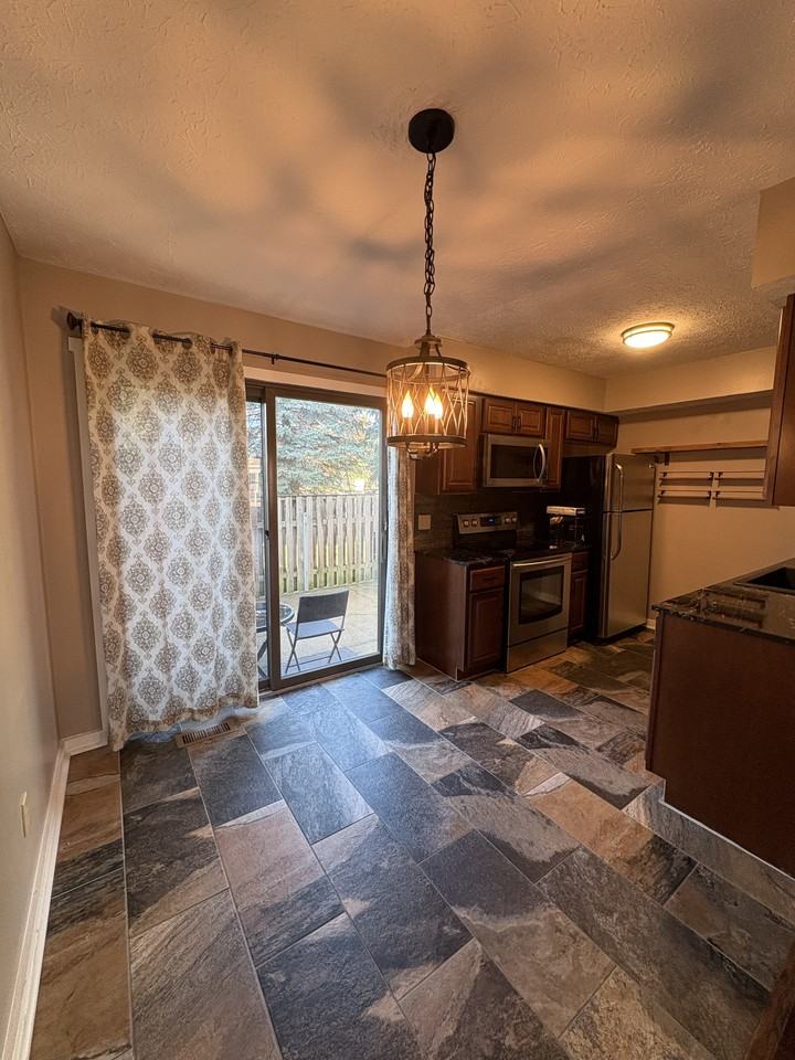 331 Saint Andrews Dr #331 - Photo 5 of 20