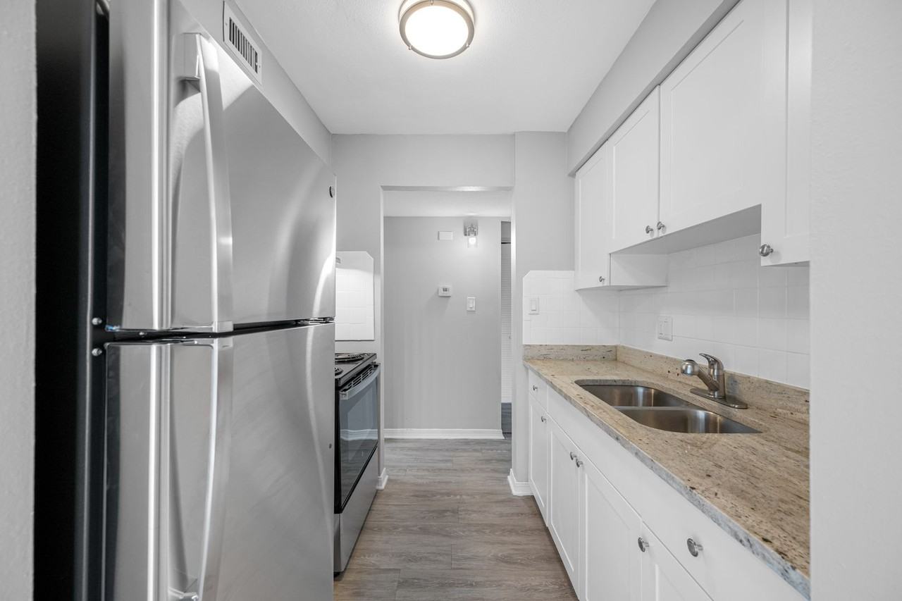 Breezy Palms - Photo 4 of 49