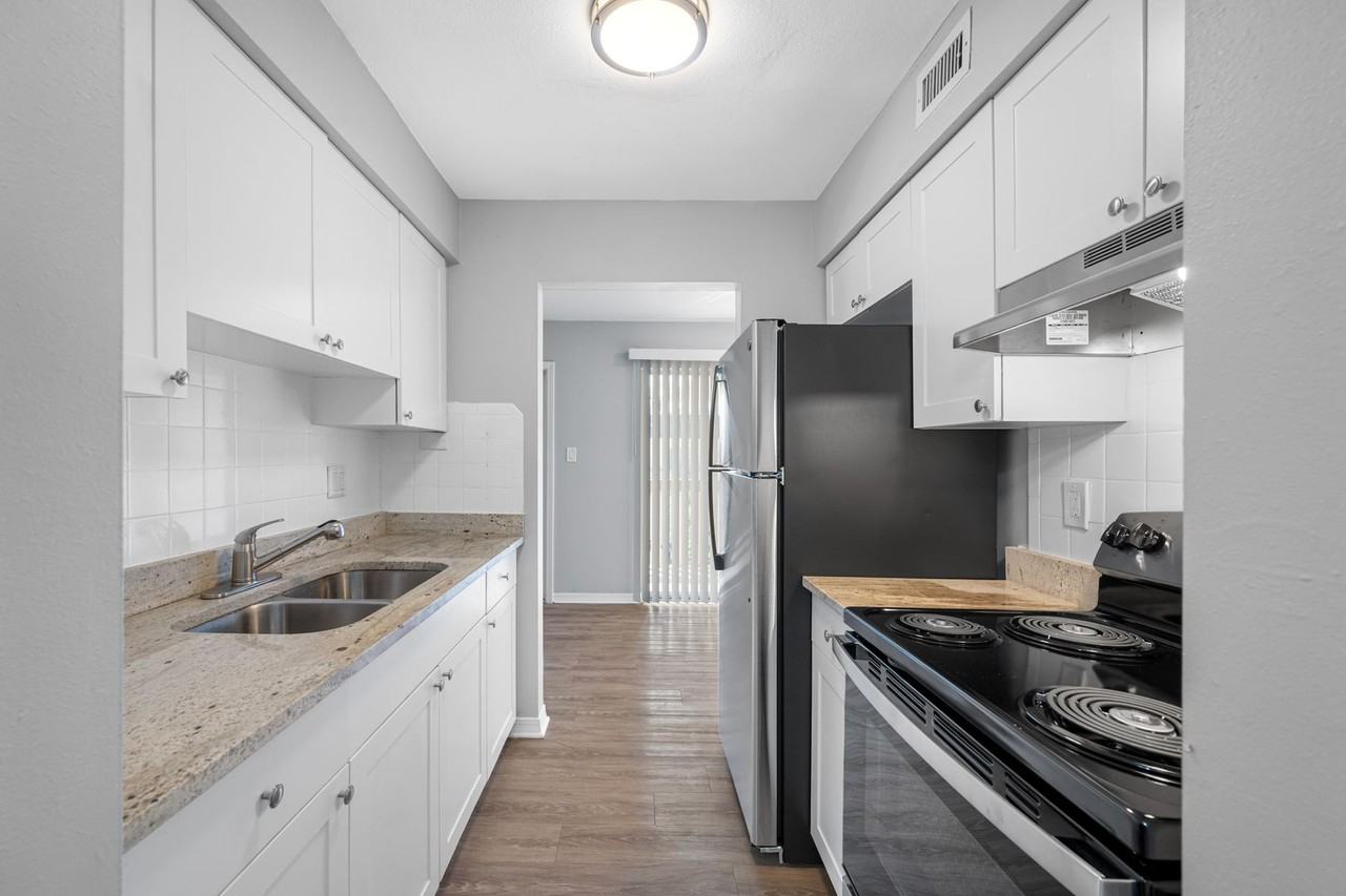 Breezy Palms - Photo 6 of 49