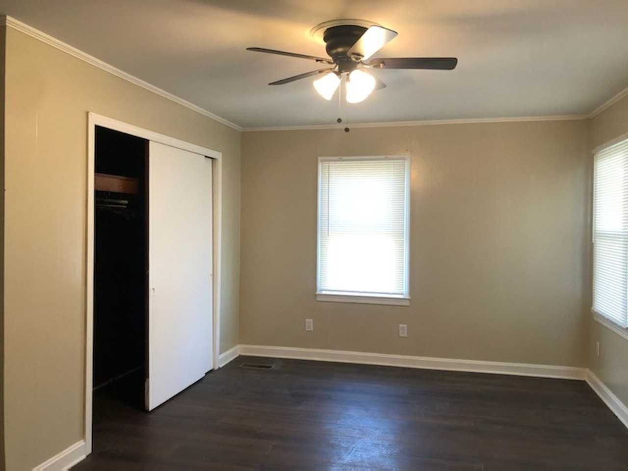 911 West Florence Avenue - Photo 6 of 8