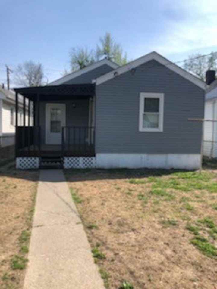 911 West Florence Avenue - Photo 7 of 8