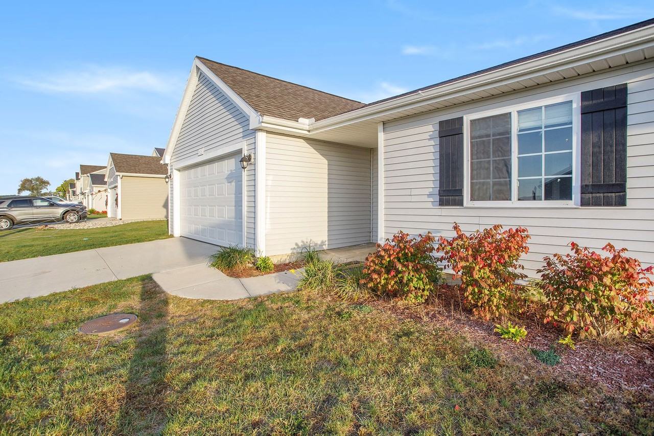 8131 Lausen Ln - Photo 2 of 17