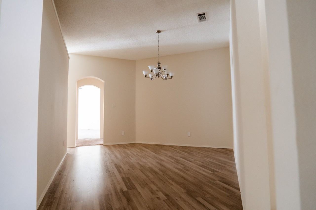 11449 Pagewynne Dr - Photo 7 of 38