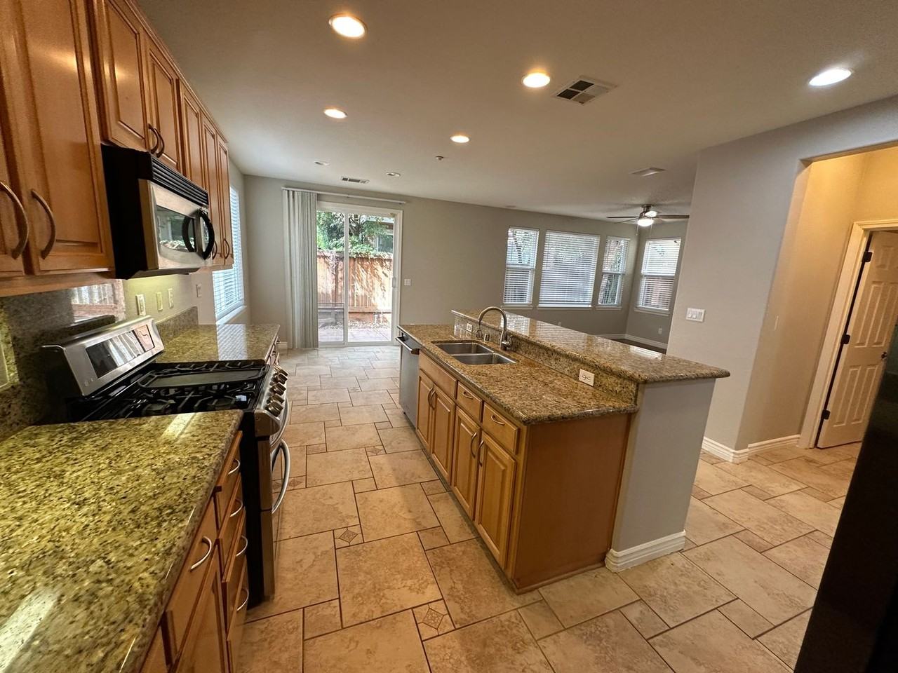 239 Lawrence Ln - Photo 7 of 27