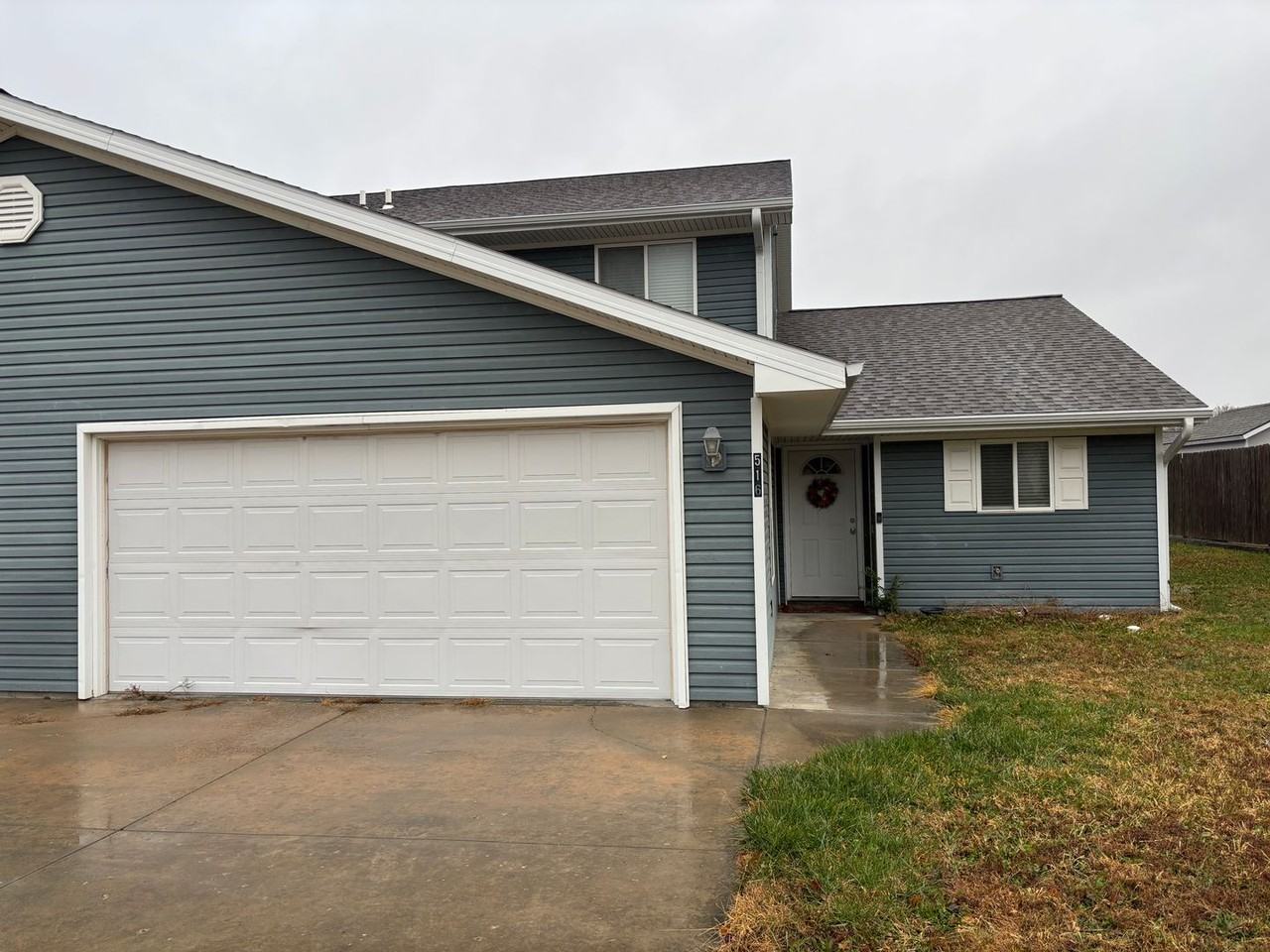 516 Stone Pointe Drive - Photo 2 of 35