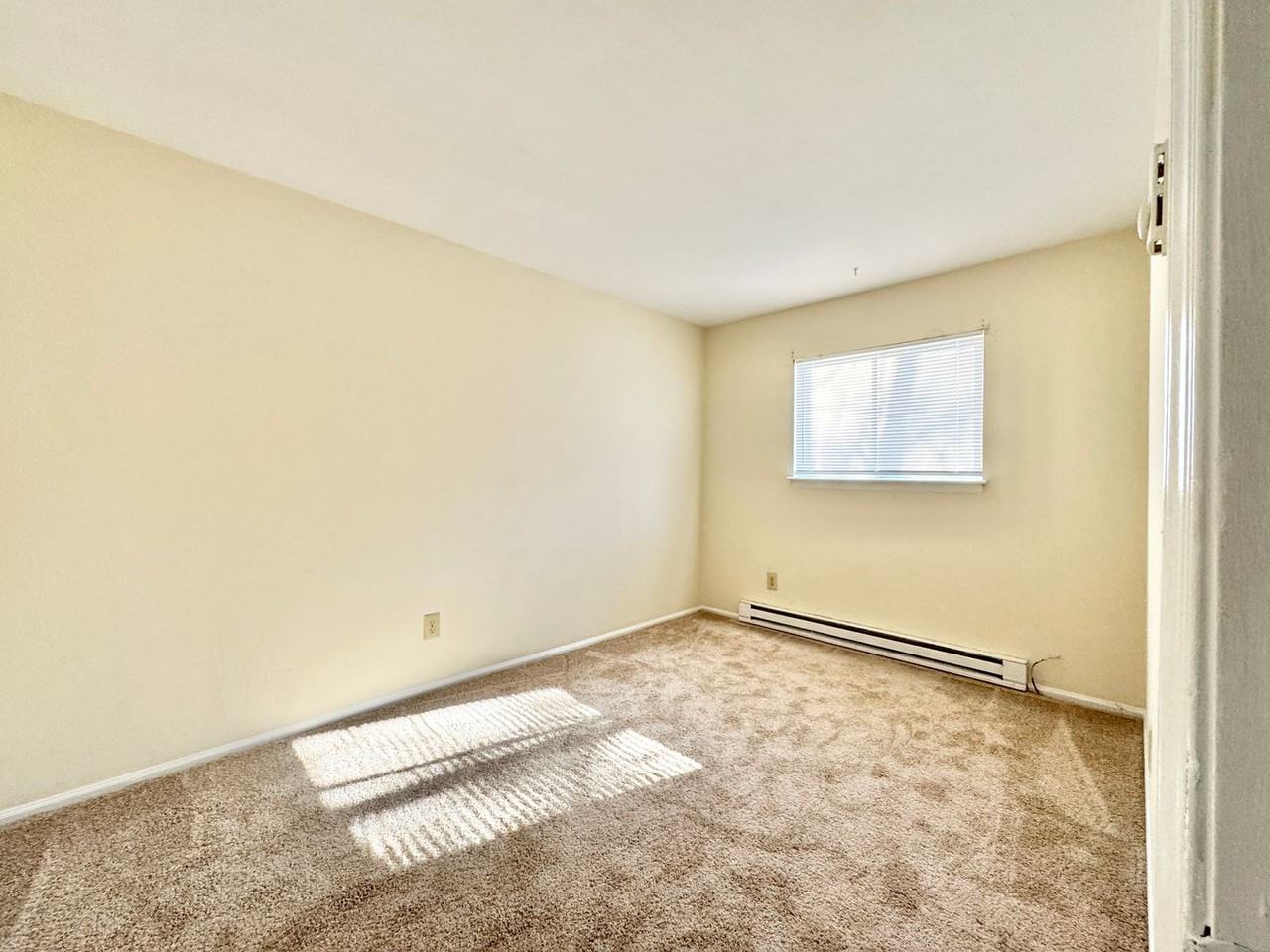 609 Tipperary Dr - Photo 7 of 14