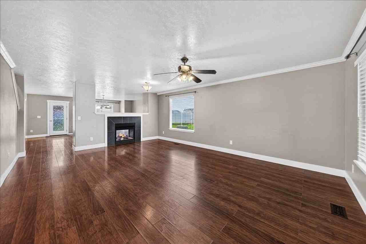 4551 W Hearst Dr - Photo 4 of 50