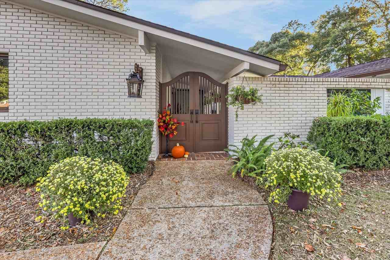 2321 Clare Drive - Photo 3 of 44