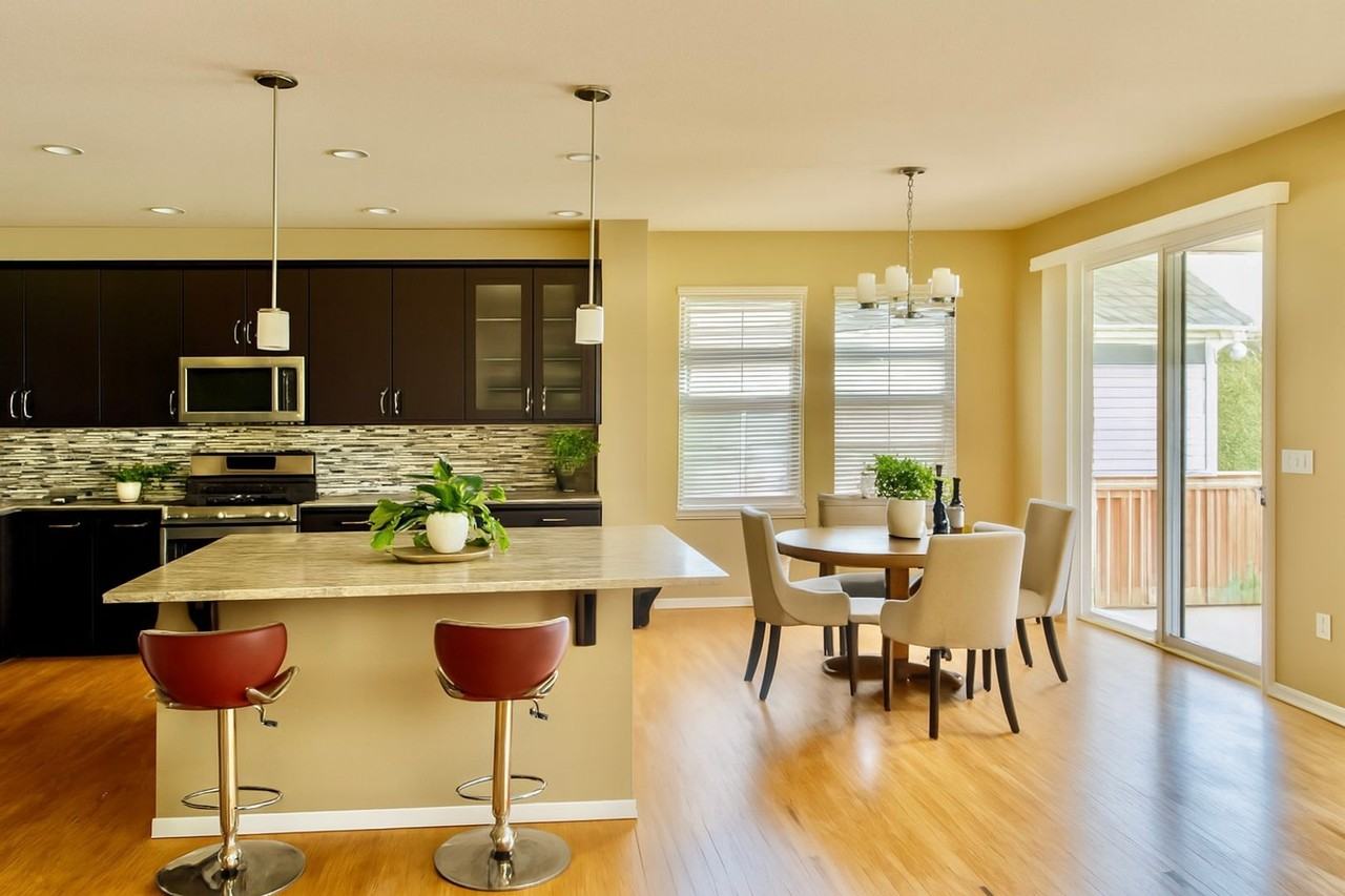 325 Stone Creek Drive - Photo 5 of 9