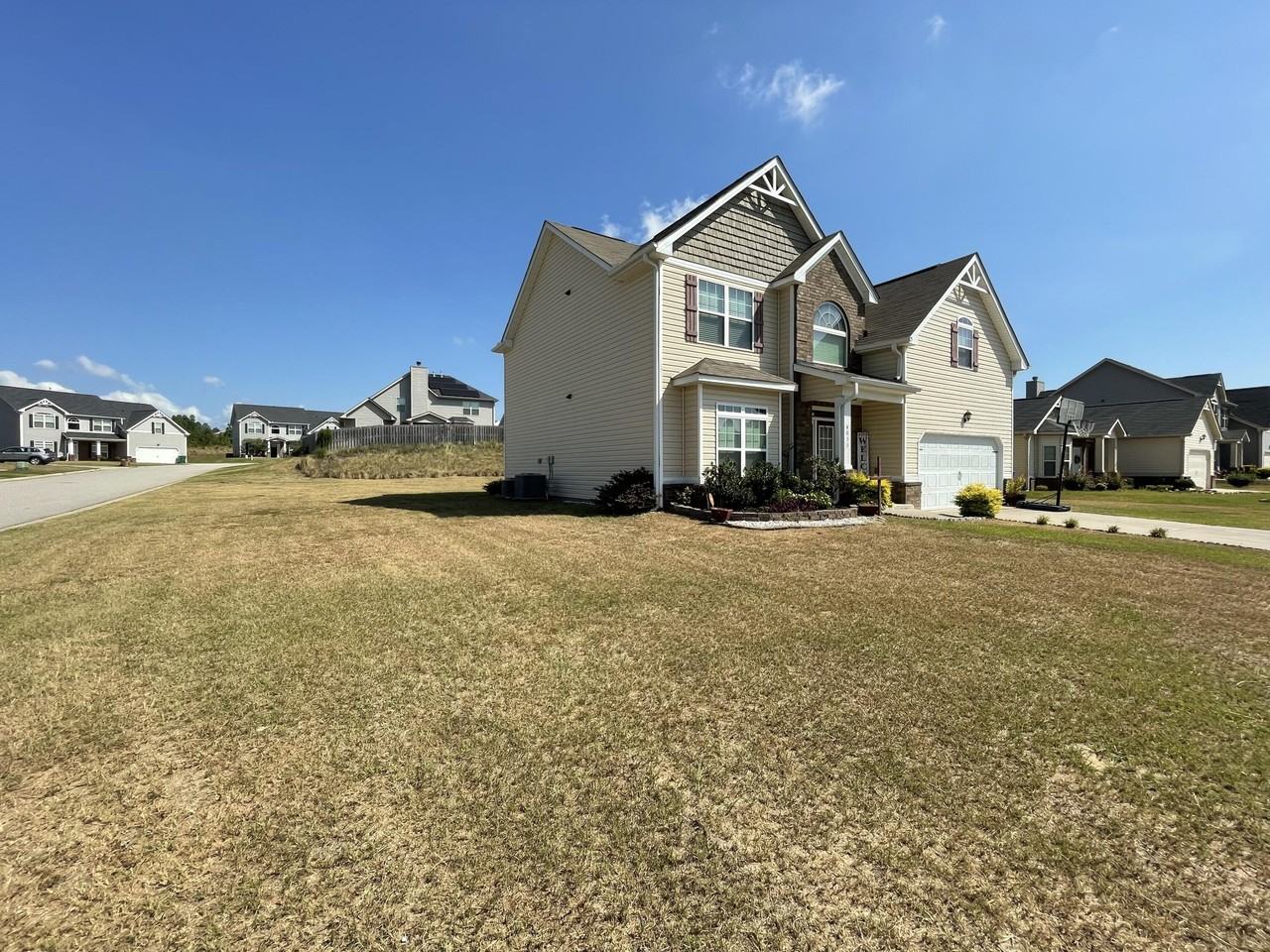 4050 Oval Ter - Photo 3 of 27