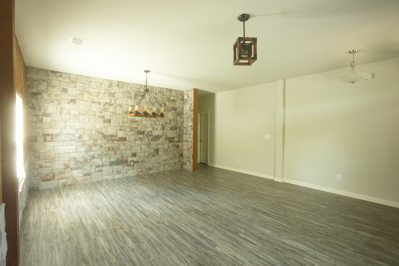 1115 Dietrich Lane - Photo 3 of 37