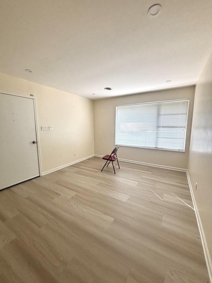 1228 Alfred Street - Photo 2 of 15