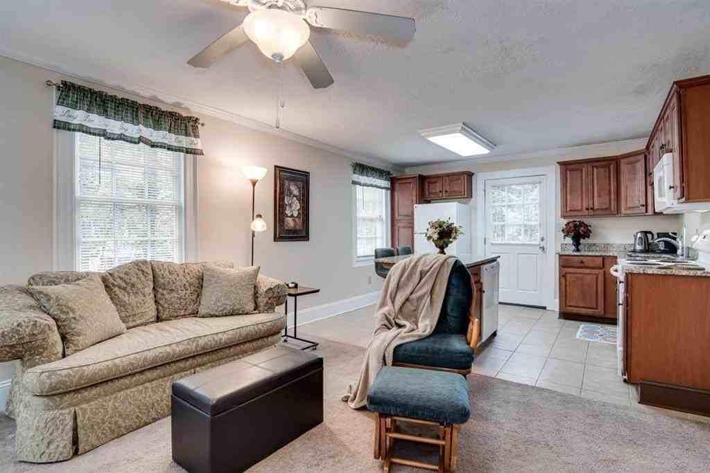 105 Florence St Sw Apt 103 #103 - Photo 6 of 23