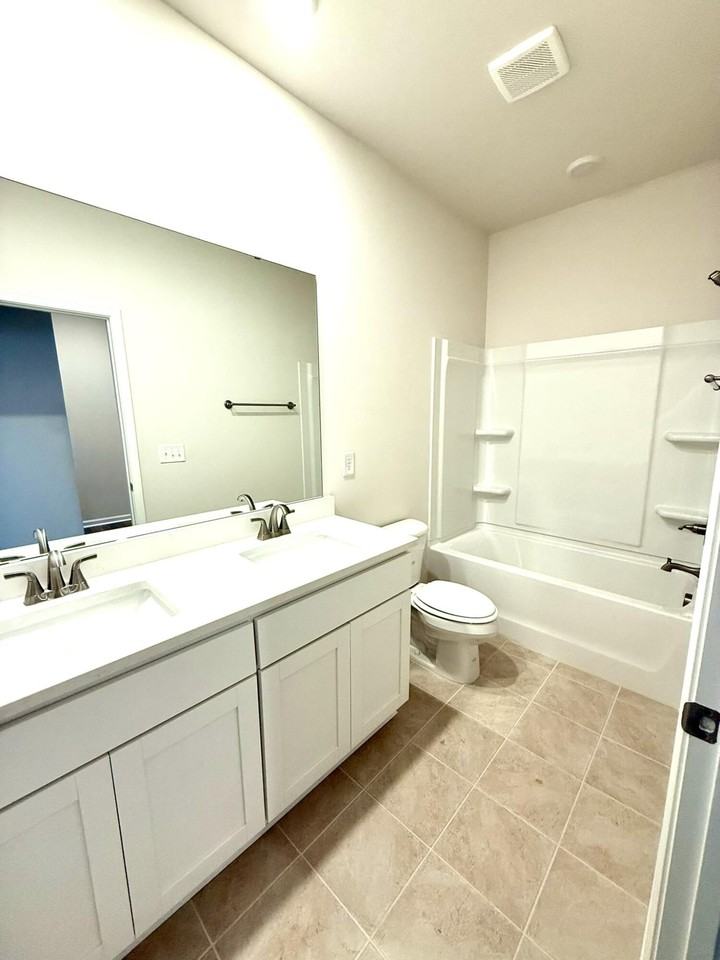 9093 Malahide Ln - Photo 6 of 31