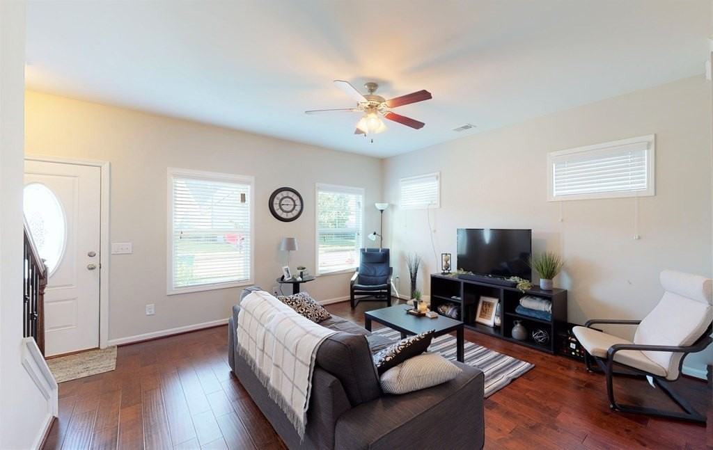 160 Kirkwood Drive - Photo 5 of 26