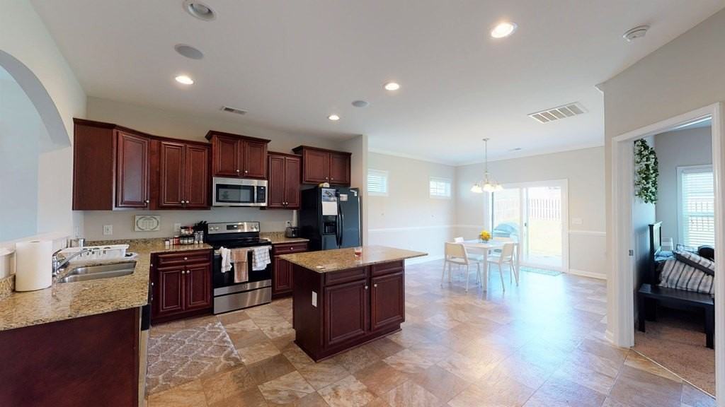 160 Kirkwood Drive - Photo 6 of 26