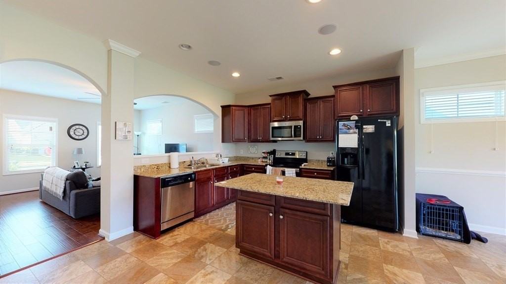 160 Kirkwood Drive - Photo 7 of 26