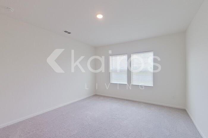 677 Castillo Dr - Photo 7 of 23