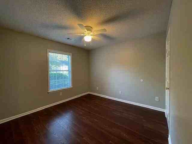 109 Singletree Ln - Photo 4 of 18