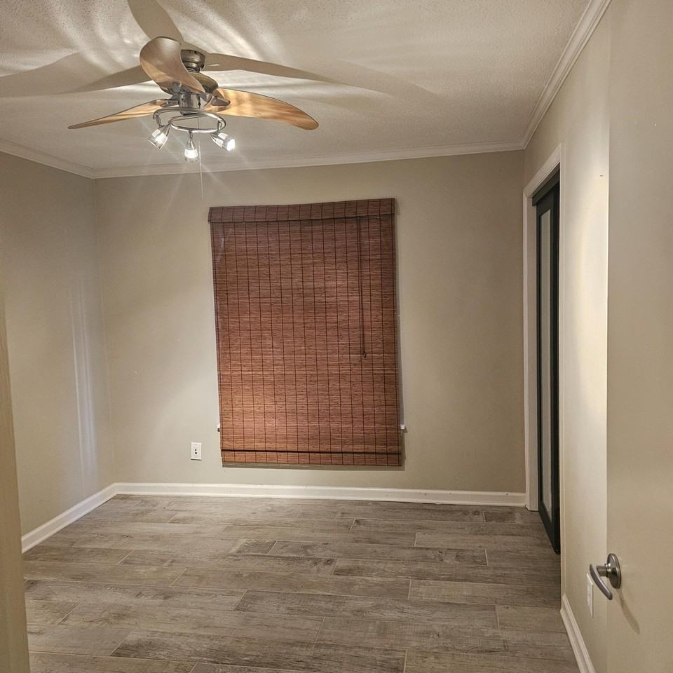 321 321 Laurents unit: B-9 #B9 - Photo 3 of 7