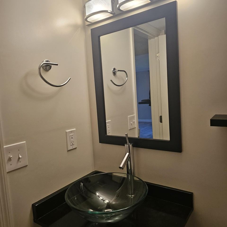 321 321 Laurents unit: B-9 #B9 - Photo 6 of 7