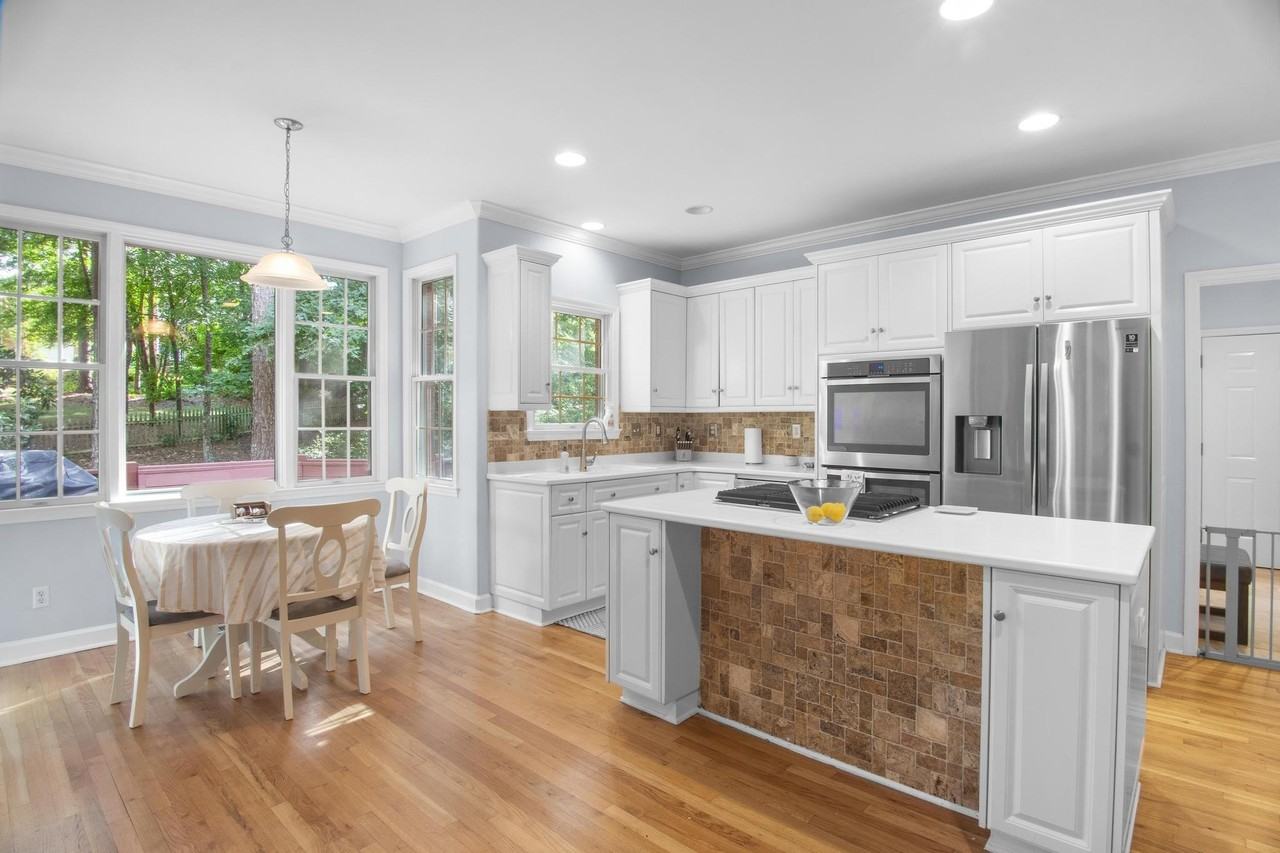 126 Hemlock Dr - Photo 7 of 32