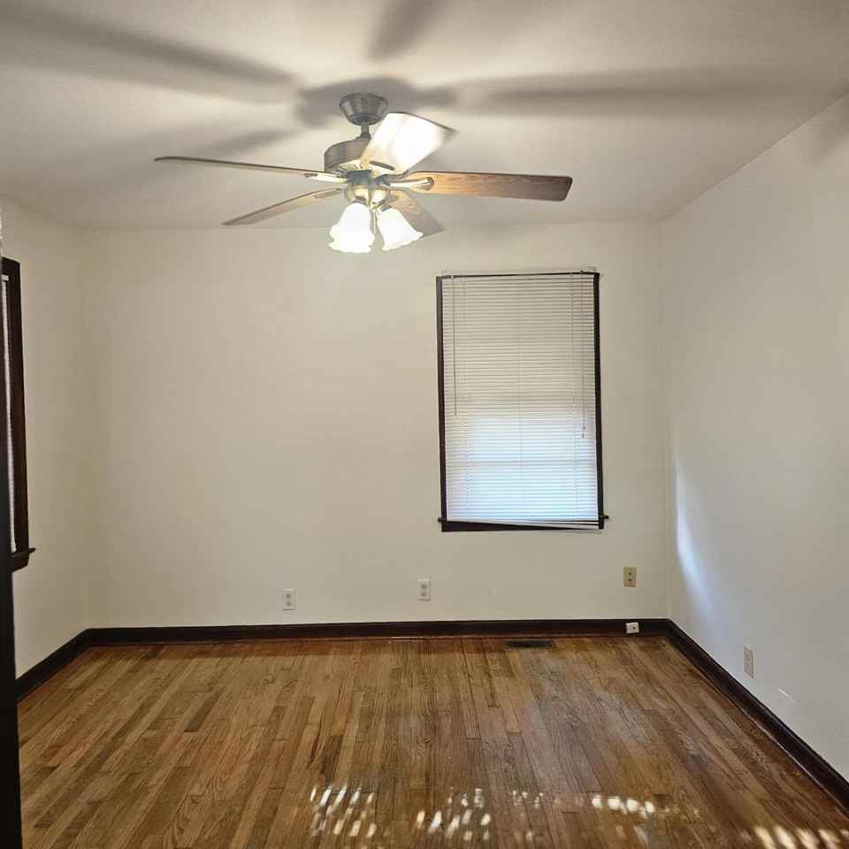 287 Myrtle St - Photo 2 of 12