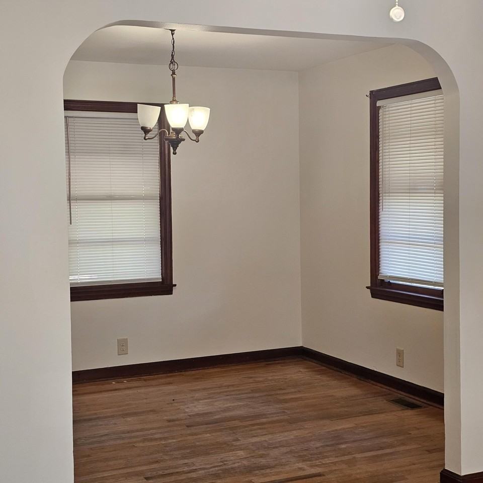 287 Myrtle St - Photo 6 of 12