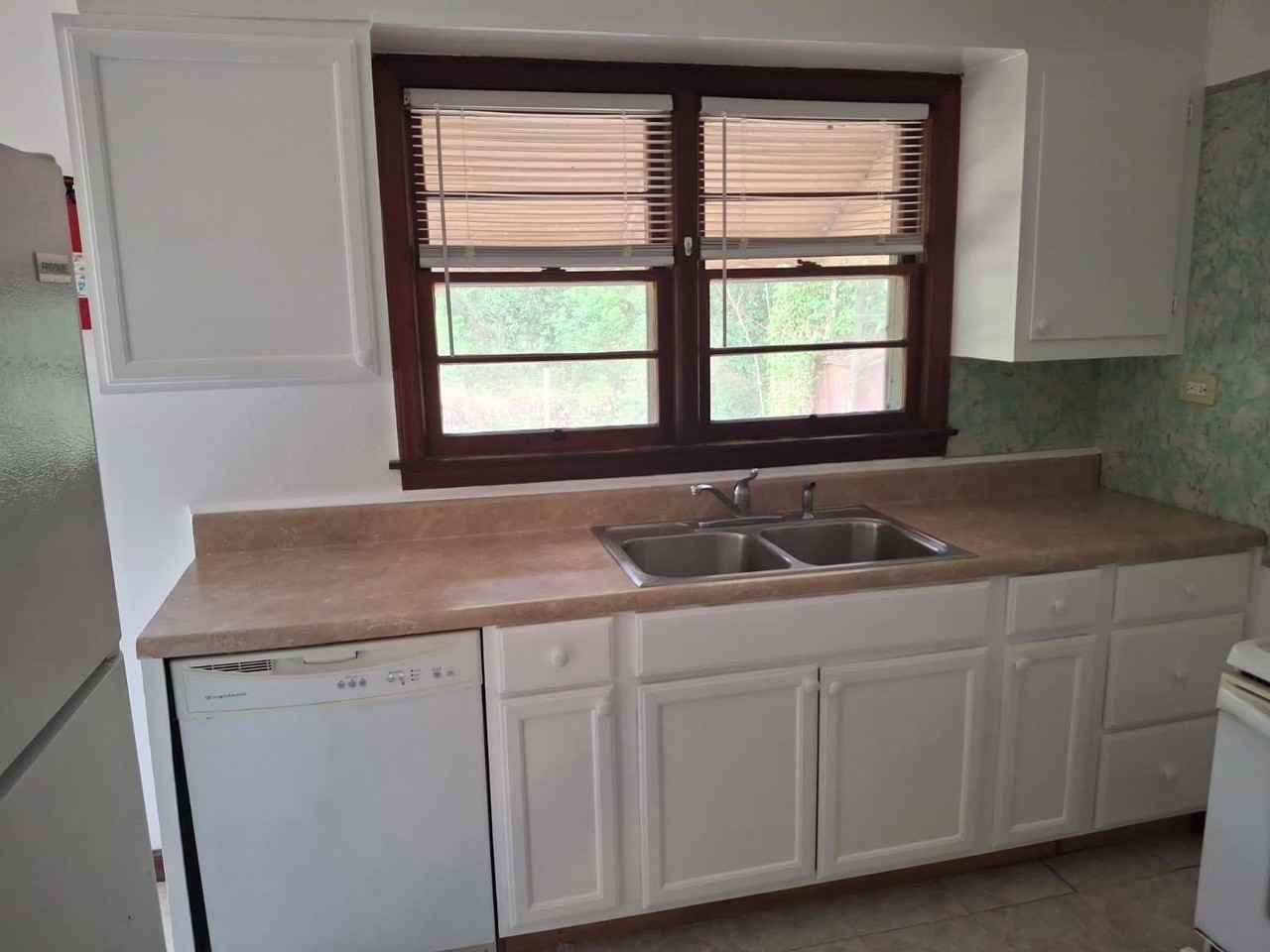 287 Myrtle St - Photo 7 of 12