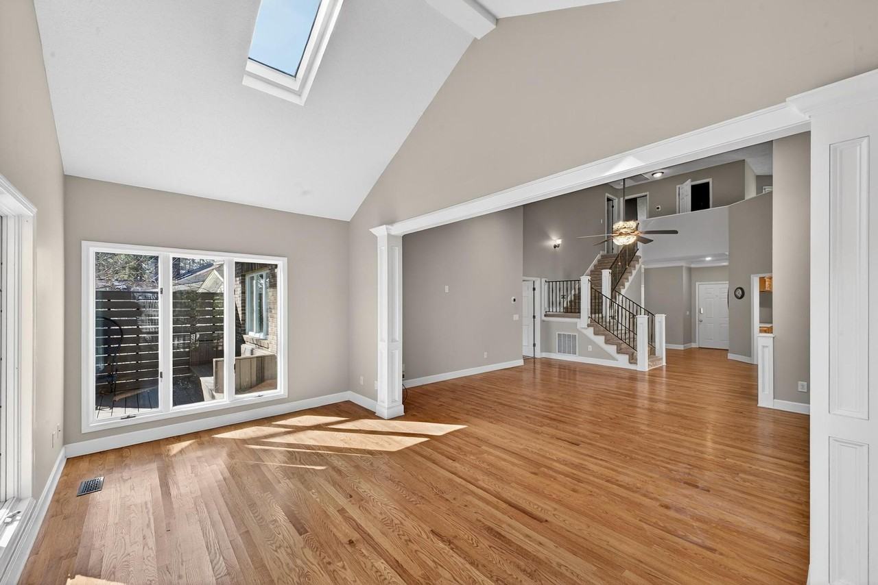205 Club Villa Dr W - Photo 5 of 49