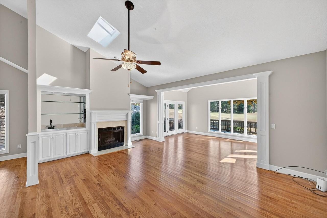 205 Club Villa Dr W - Photo 7 of 49