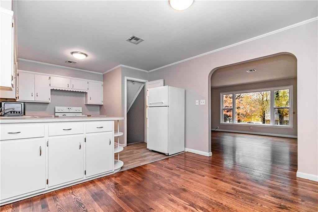 328 S Duncan Ave - Photo 6 of 26