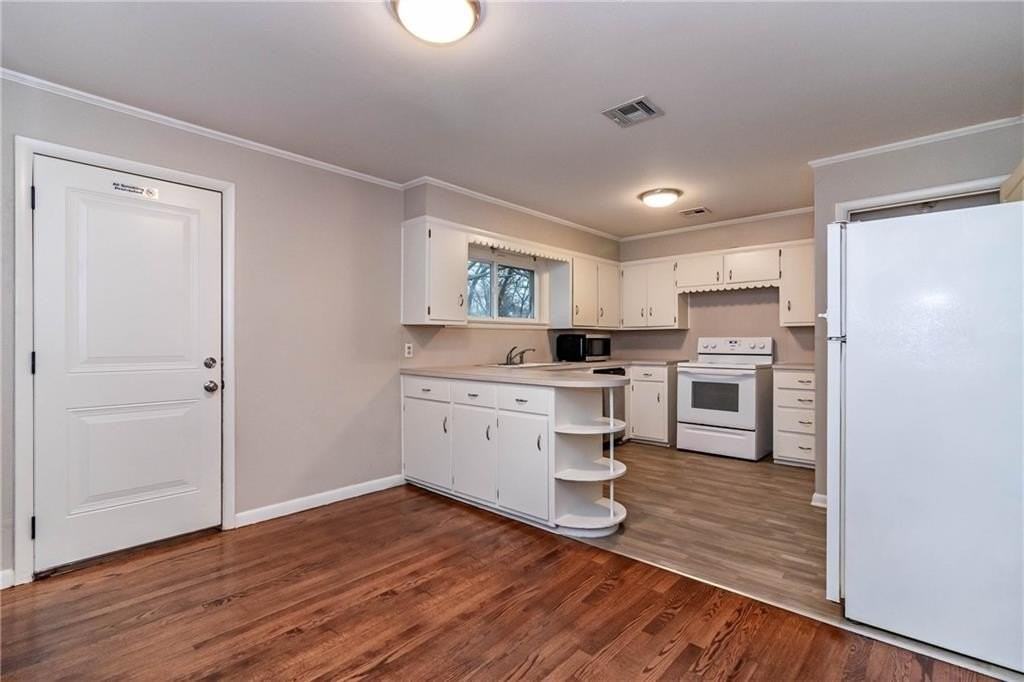 328 S Duncan Ave - Photo 7 of 26