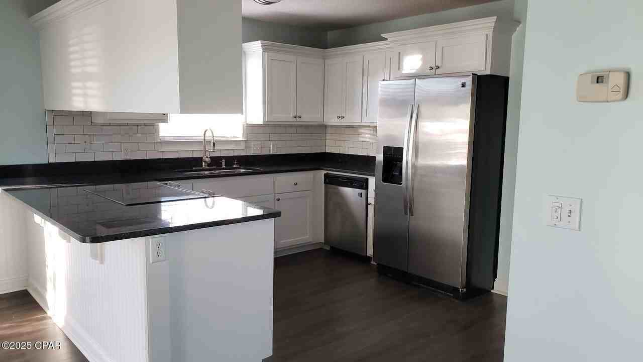 1905 Rhett Place - Photo 3 of 9