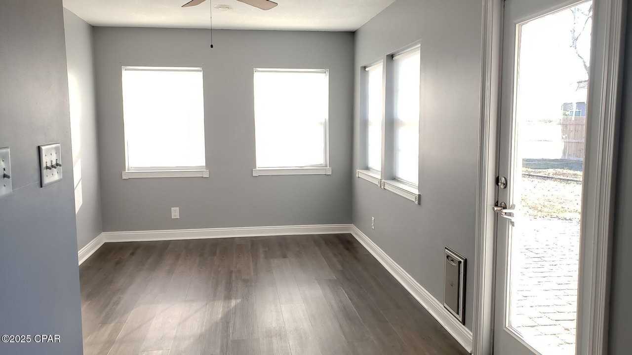 1905 Rhett Place - Photo 5 of 9