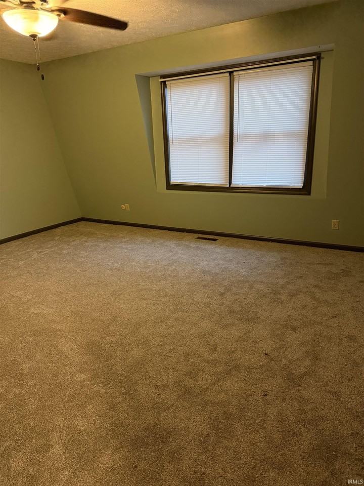 4317 E Wembley Ct - Photo 7 of 9