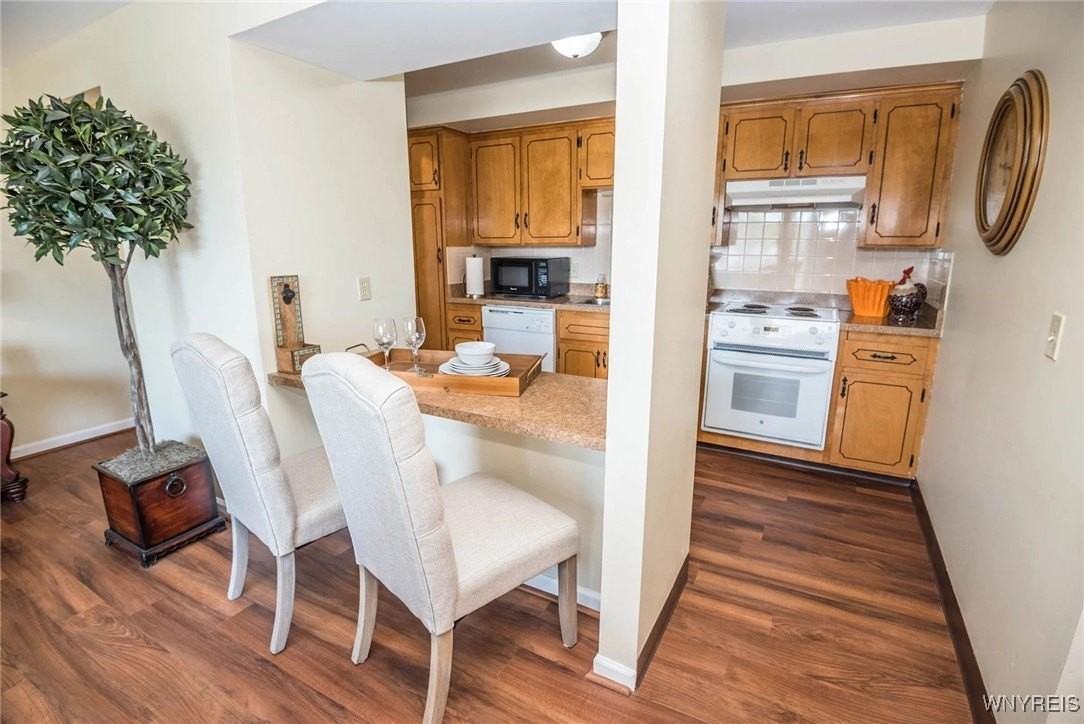 1968 Sheridan Drive - Photo 2 of 9