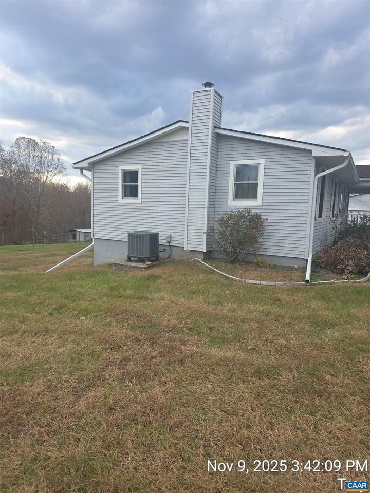 912 Hunters Lodge Rd - Photo 3 of 22