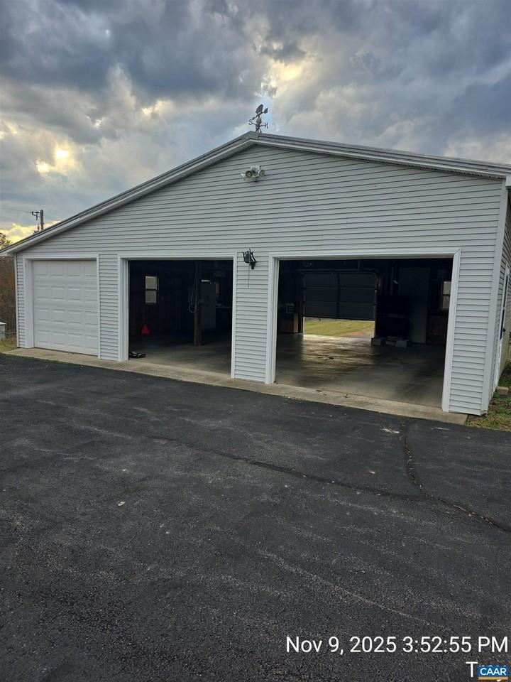 912 Hunters Lodge Rd - Photo 6 of 22