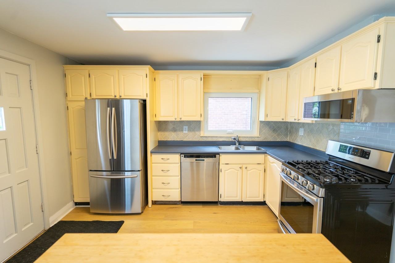 15 Dalecrest Dr #FH - Photo 2 of 24