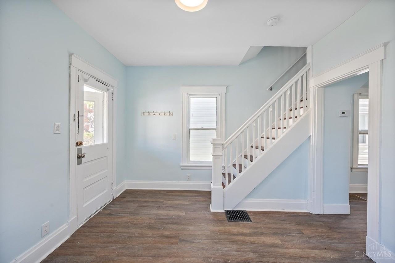 2613 Melrose Ave - Photo 6 of 30