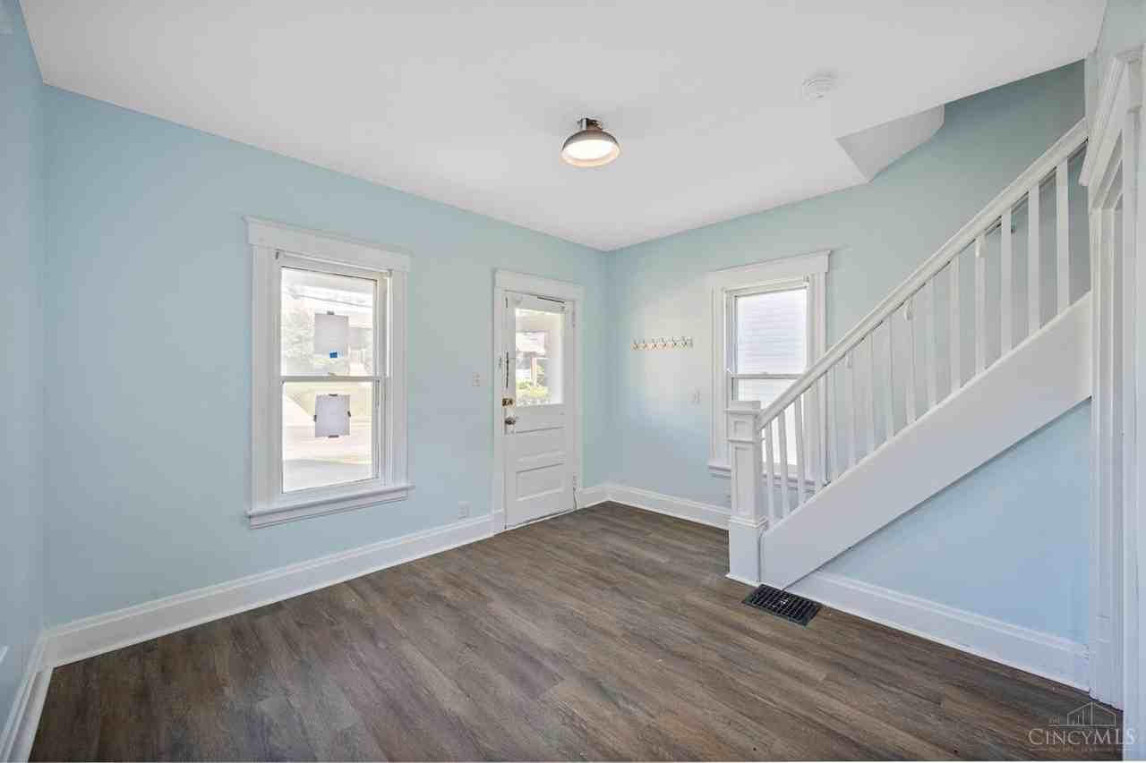 2613 Melrose Ave - Photo 7 of 30