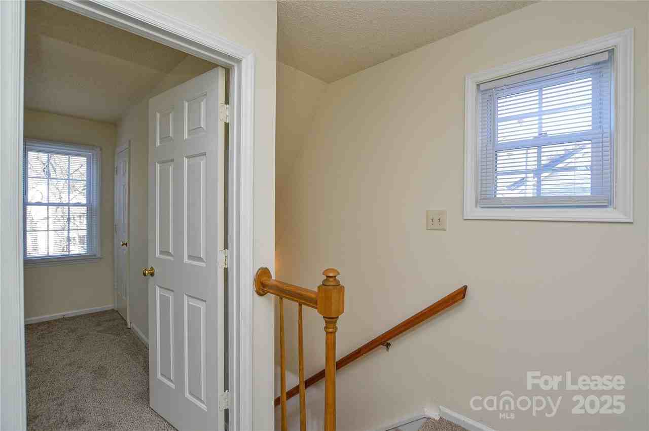 3500 Rosedown Dr - Photo 4 of 28