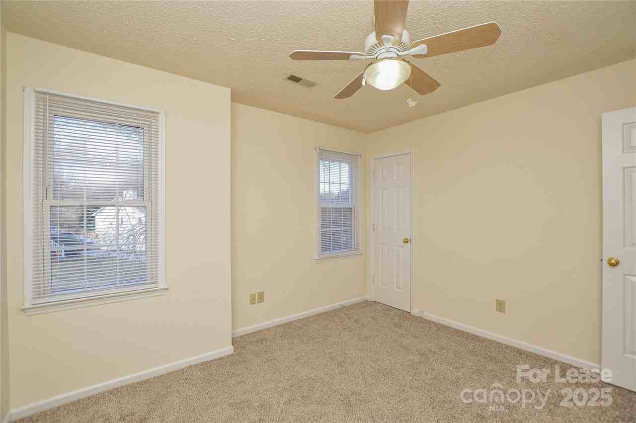 3500 Rosedown Dr - Photo 6 of 28